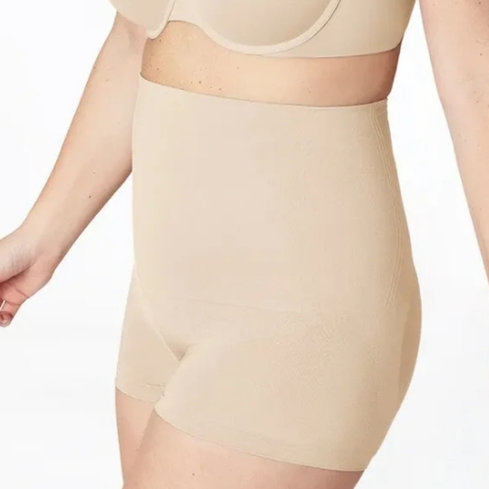 CURVEEZ High Waist Shorts Signature Control